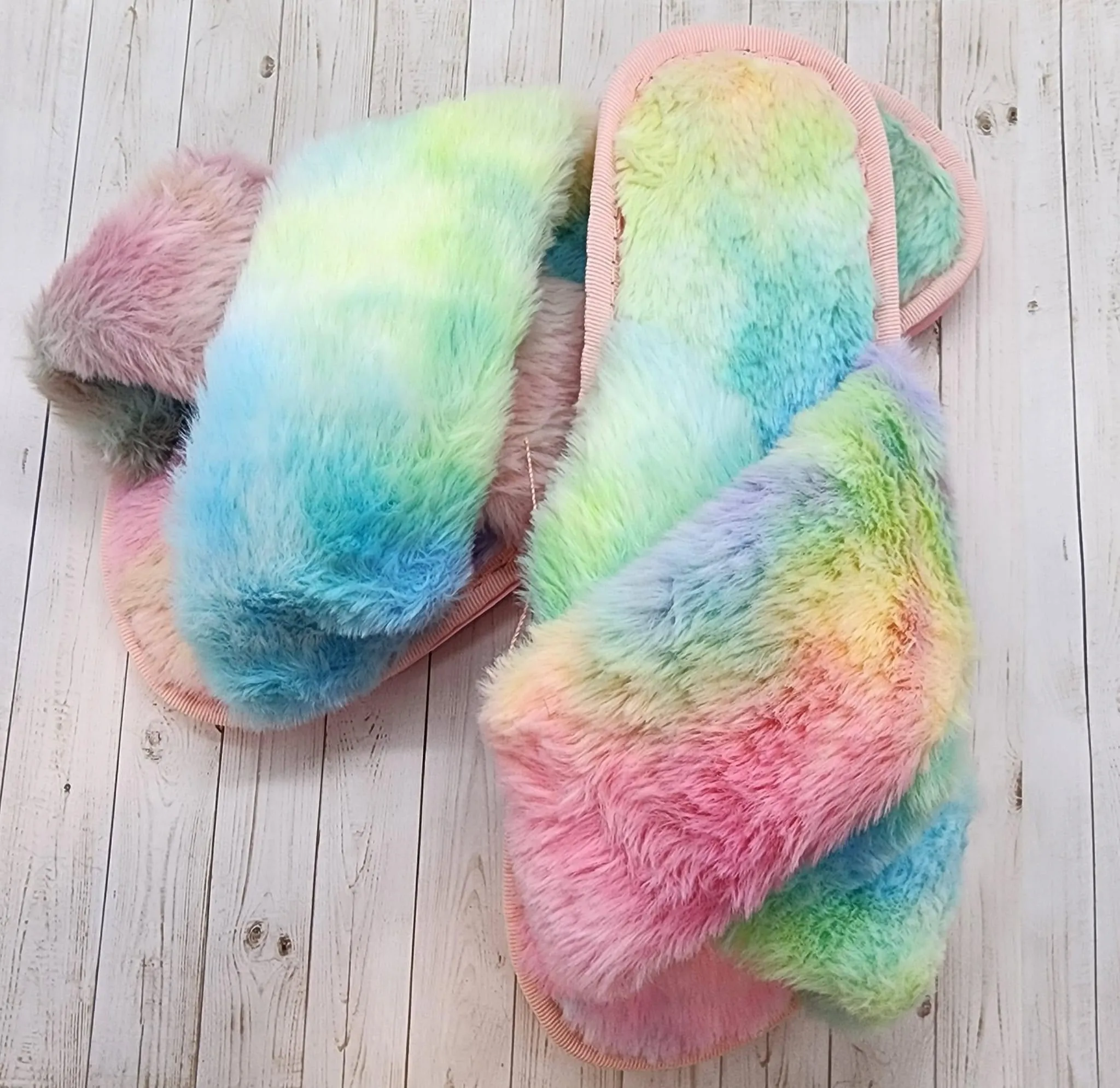 Fluffy Women’s Slippers