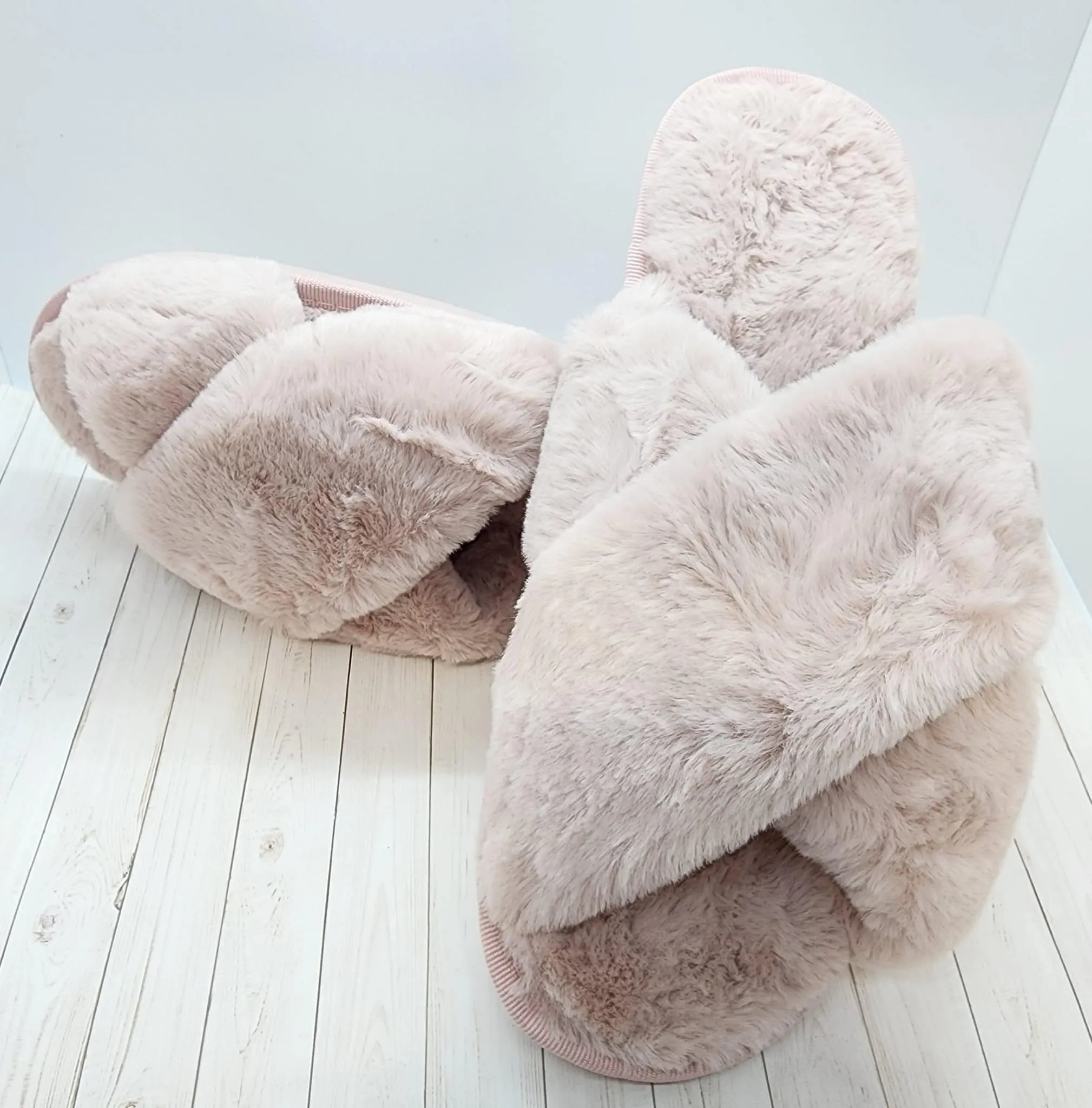 Fluffy Women’s Slippers