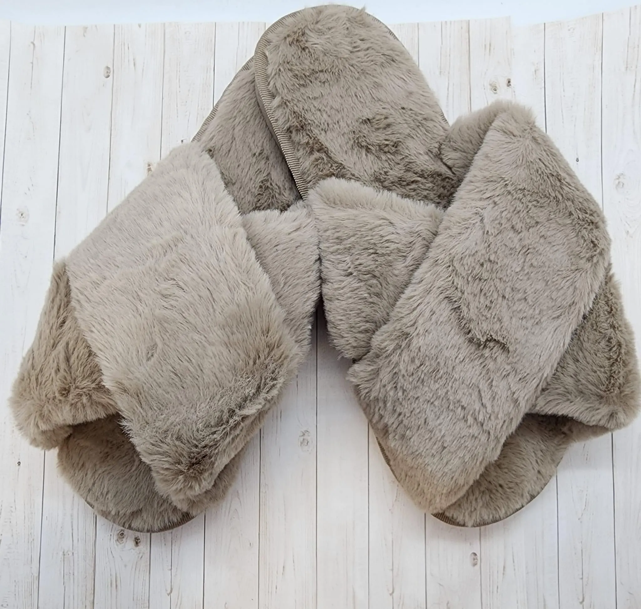 Fluffy Women’s Slippers