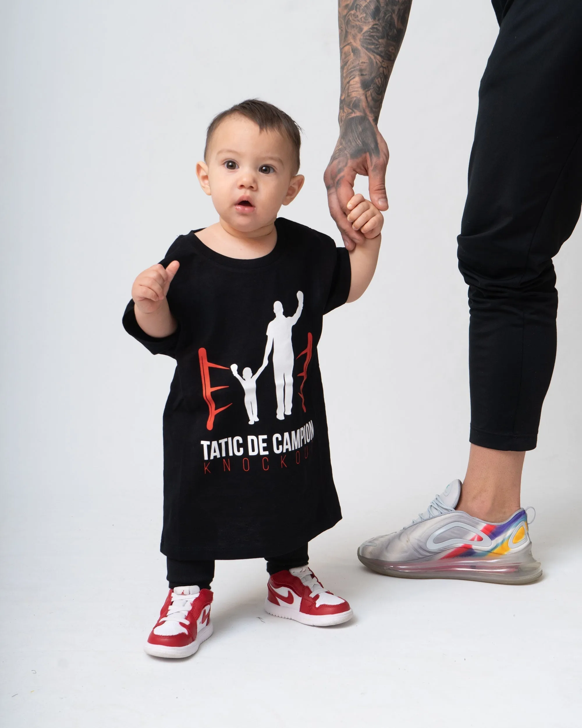 Knockout Champion Dad  Kids T-Shirt